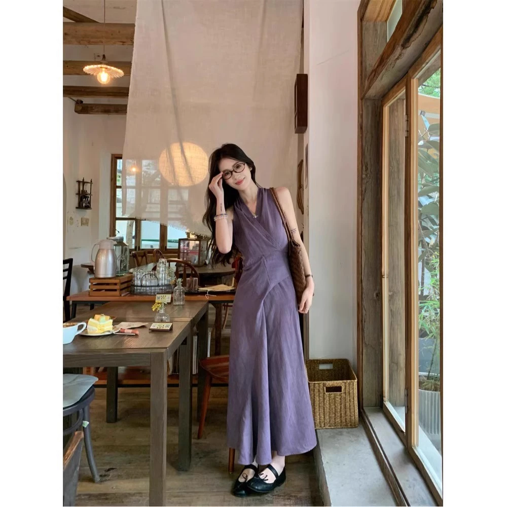 夏季新款小个子法式高级感无袖连衣裙子女气质御姐风收腰v领长裙