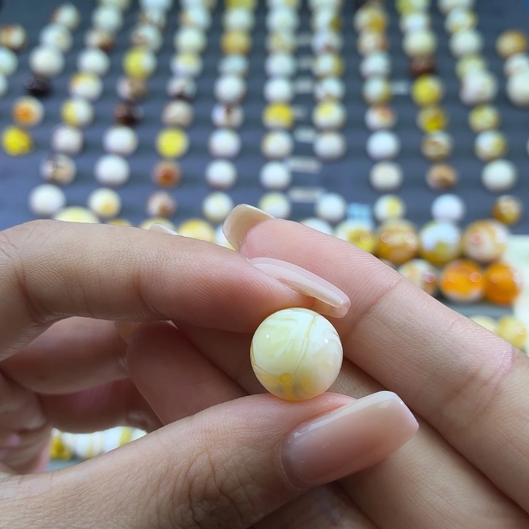 琥珀未镶嵌裸石13.6mm