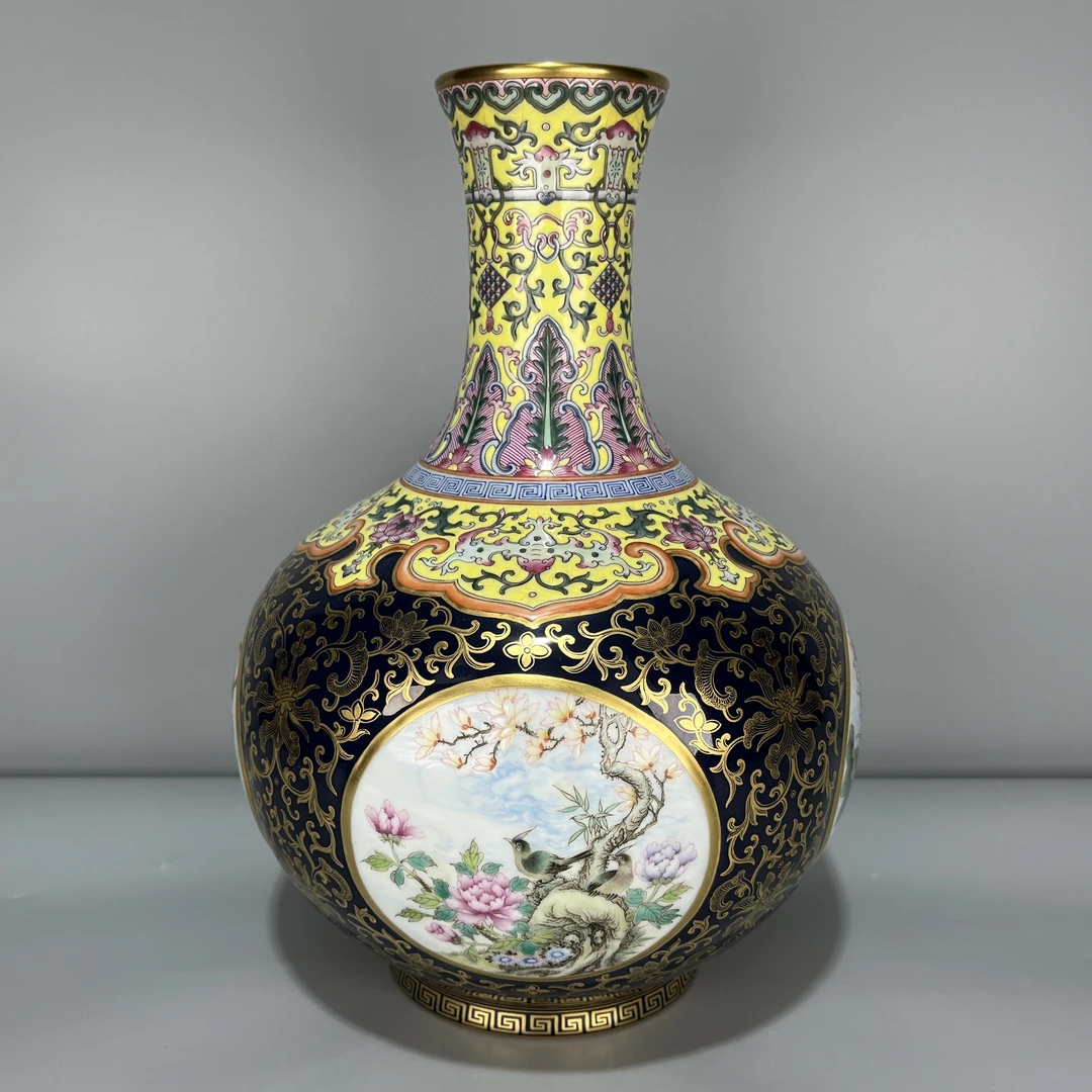 霁蓝釉缠枝粉彩开窗花鸟纹瓶