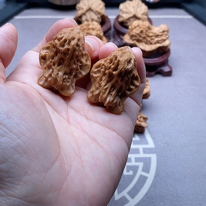 奔***跑文玩核桃吊坠文玩核桃