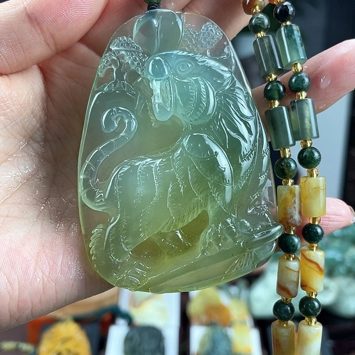 蛇纹石玉颈饰未镶嵌