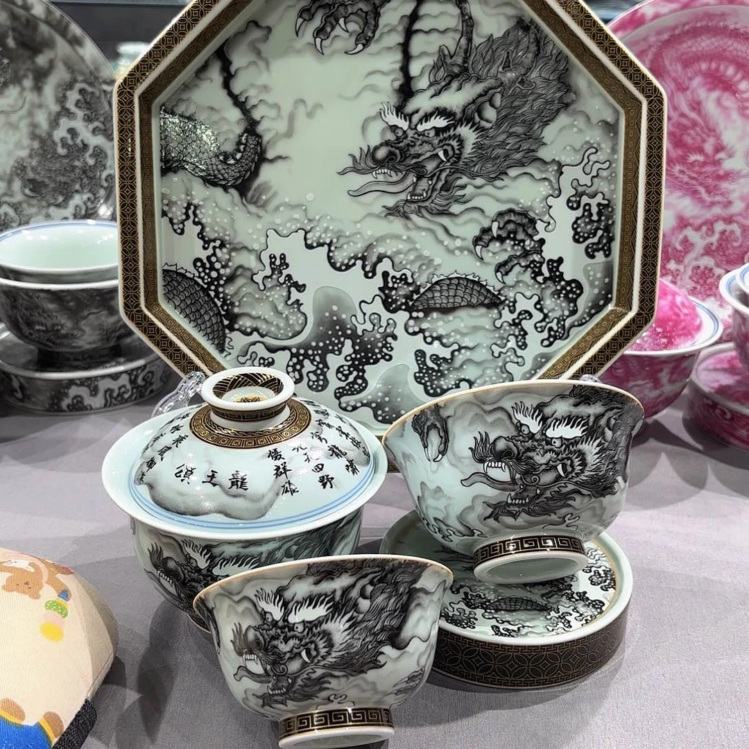 瓷片景德镇瓷器精品陈列