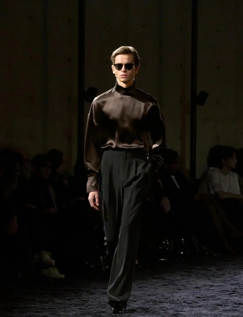 【杨S刺绣】2025春夏百搭重磅潮牌百搭设计款男女同款长袖 K6001