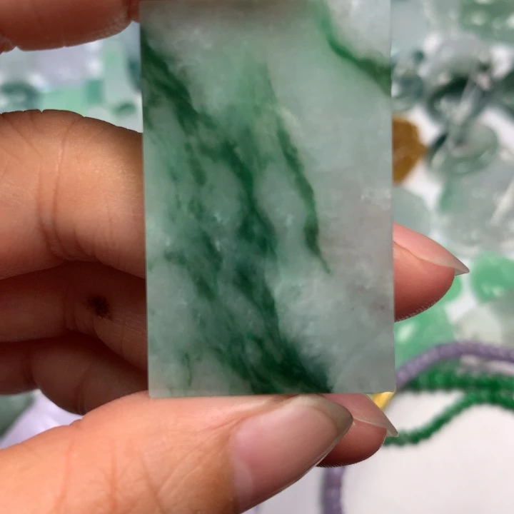 用***6翡翠未镶嵌颈饰翡翠