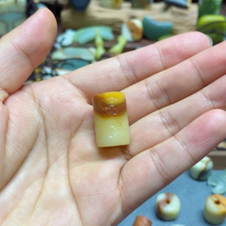 蛇纹石玉挂件未镶嵌文*