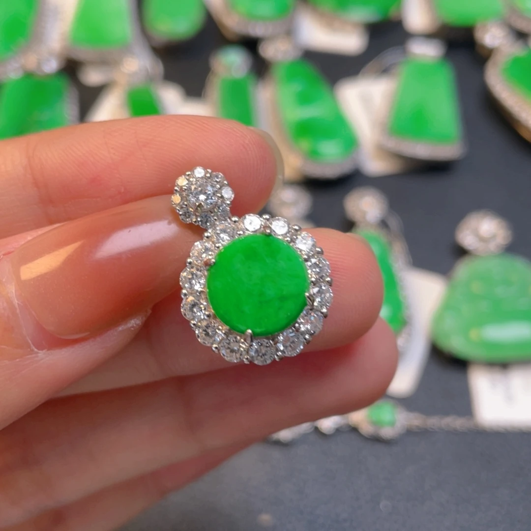 颈饰银S925镶嵌翡翠