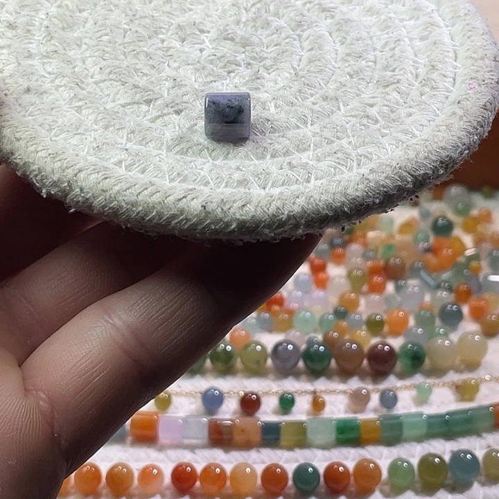 翡翠散珠未镶嵌定制翡翠桶珠卡8.1*8.4