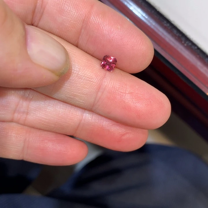 碧玺裸石未镶嵌三*如裸石56.5分