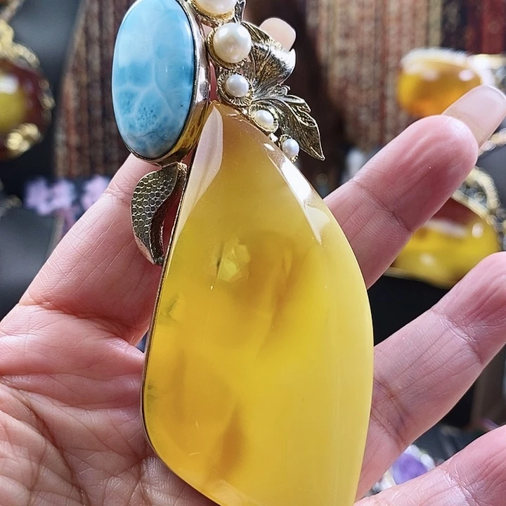 琥珀颈饰银S925镶嵌吊坠