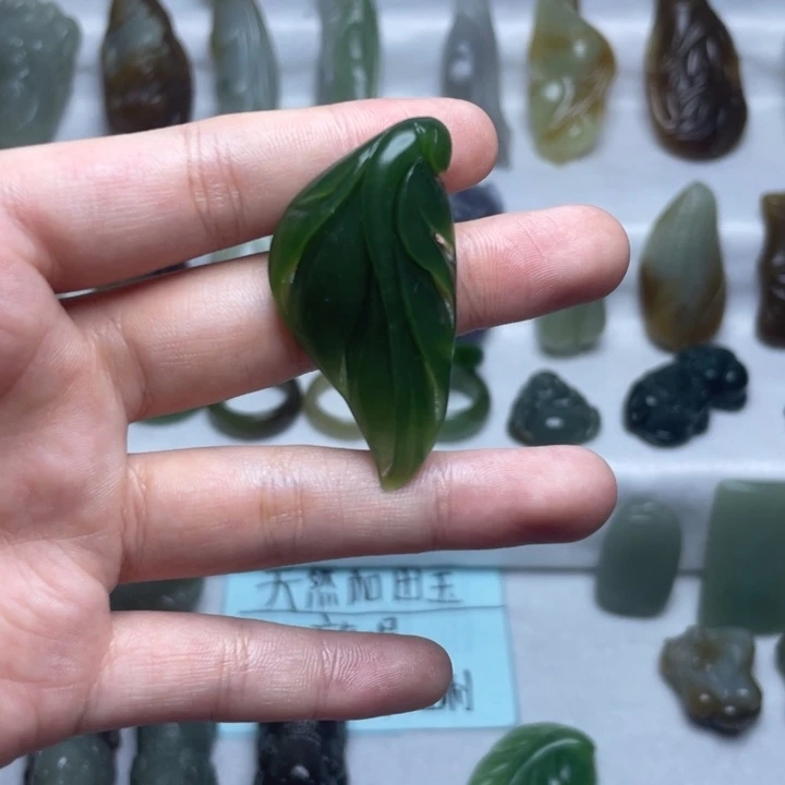 和田玉（碧玉）未镶嵌颈饰