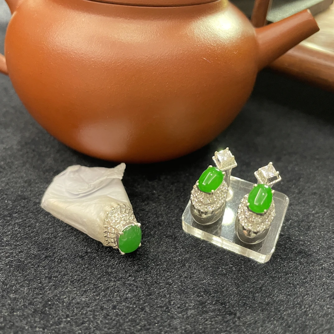 冰阳绿翡翠耳钉戒面套