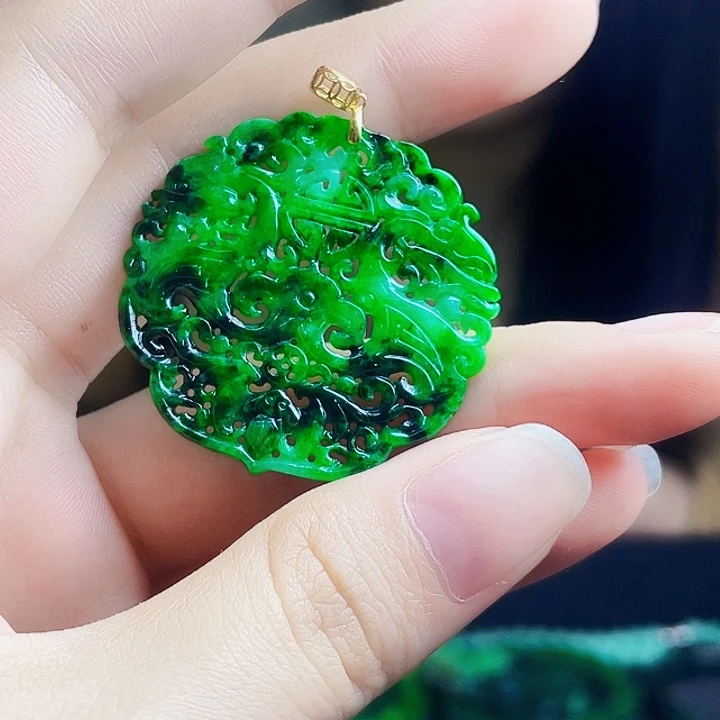 翡翠18K金镶嵌颈饰多样性