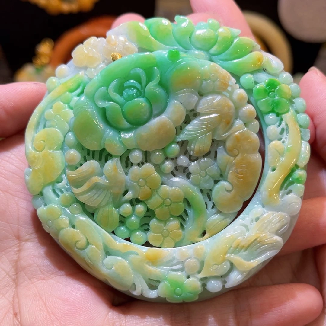翡翠未镶嵌颈饰待编织