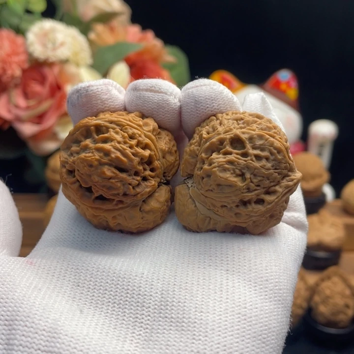 文玩核桃把件云南铁核桃60