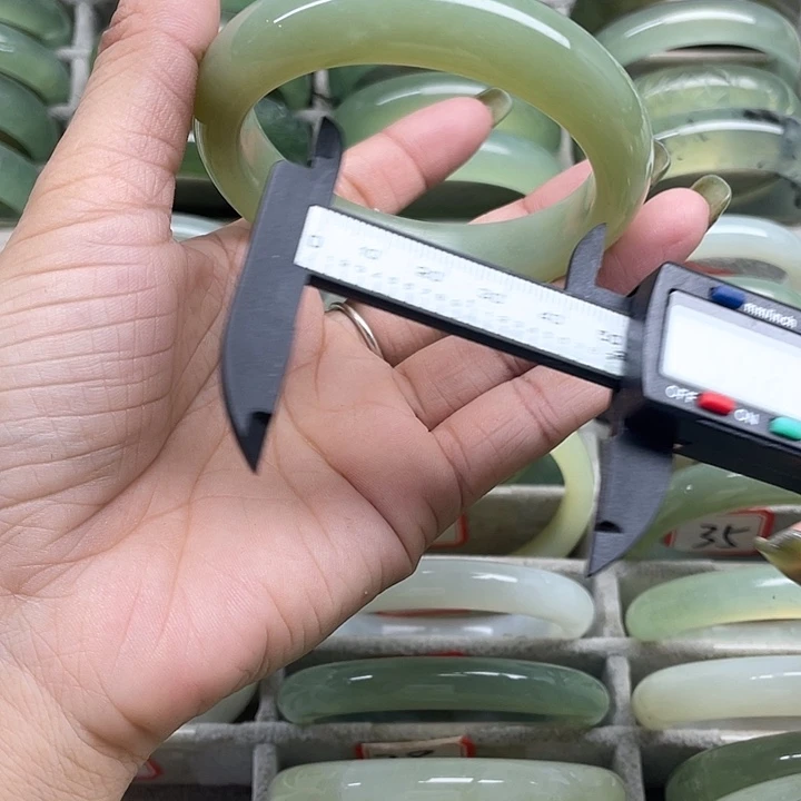 蛇纹石玉未镶嵌手镯18