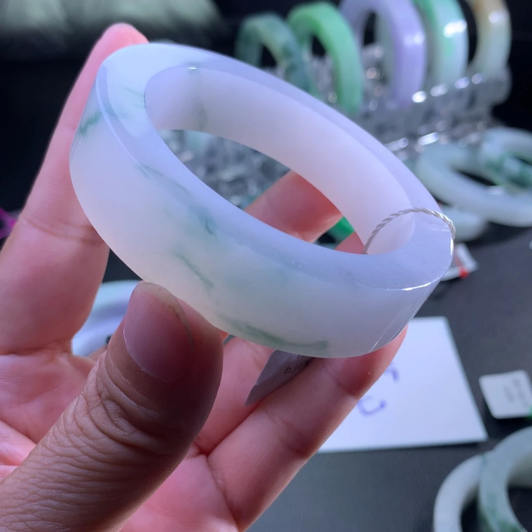 定制翡翠未镶嵌翡翠手镯