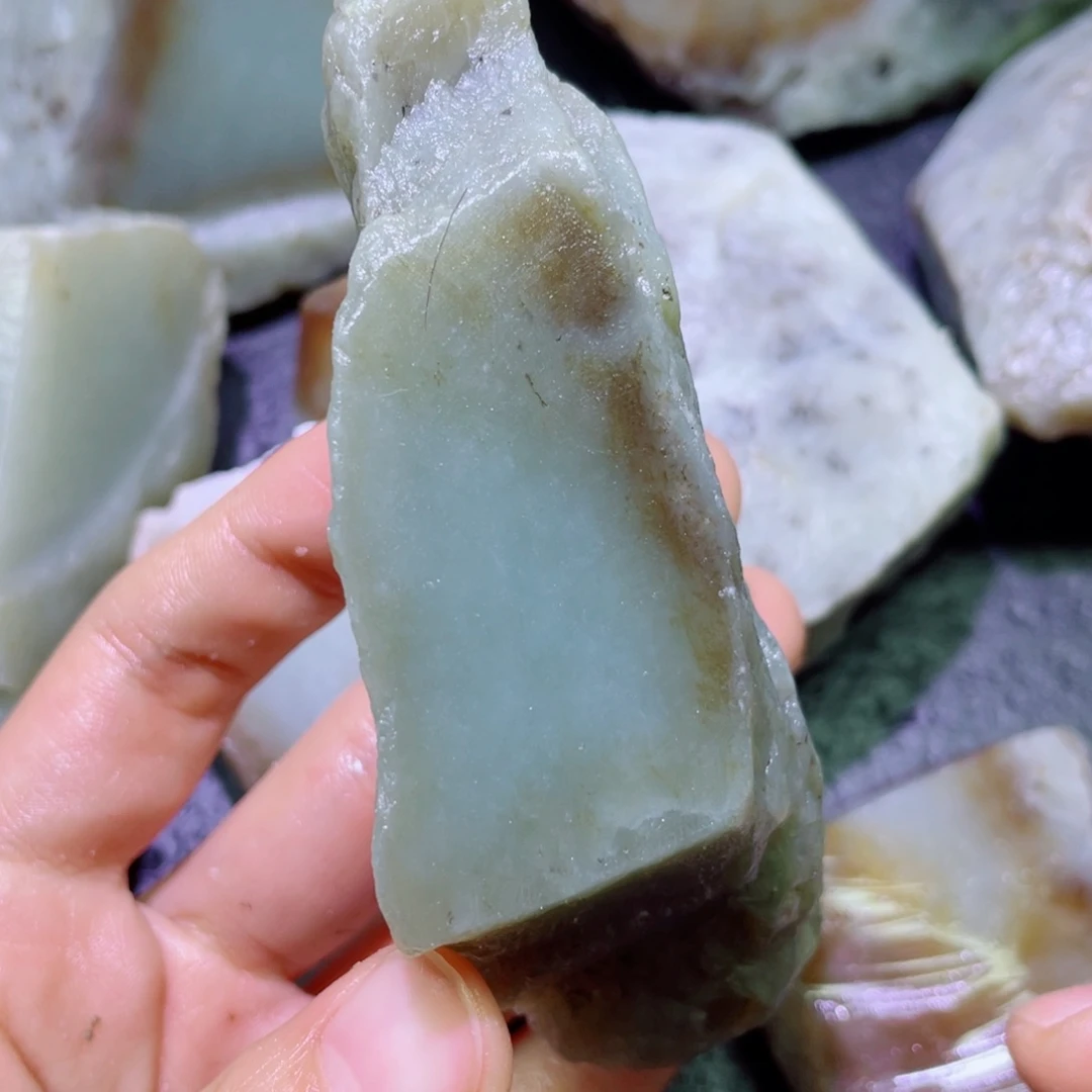 和田玉未镶嵌珠宝半成品