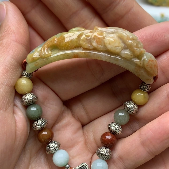 翡翠颈饰未镶嵌翡翠