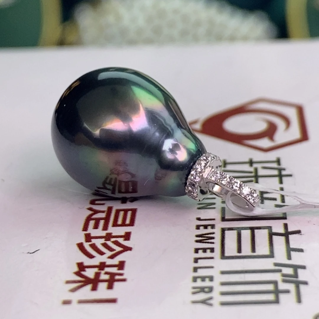 颈饰18K金镶嵌海水珍珠
