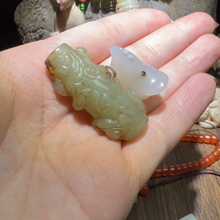 @***二和田玉（糖玉）未镶嵌颈饰