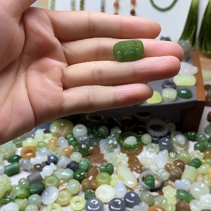 未镶嵌和田玉挂件