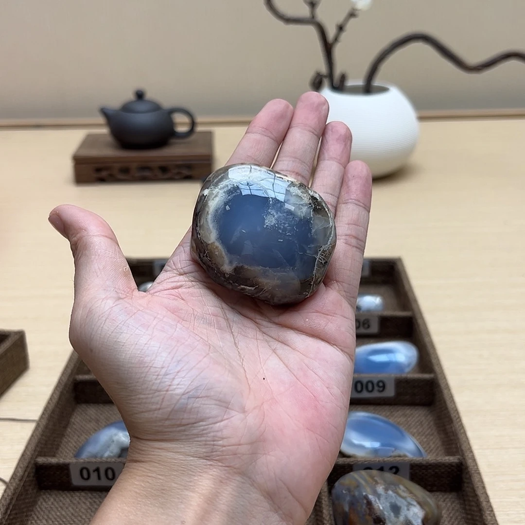 未镶嵌玛瑙/玉髓珠宝奇石一***。