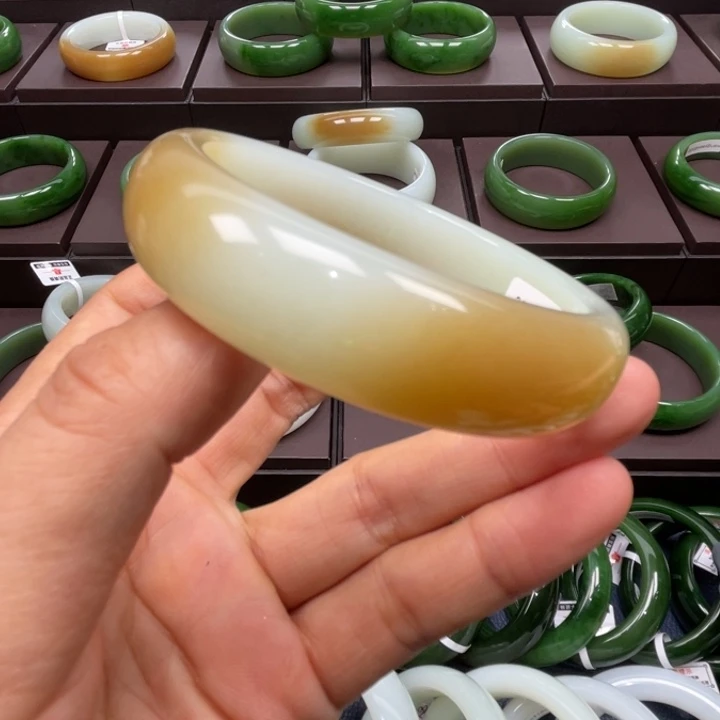 和田玉未镶嵌手镯