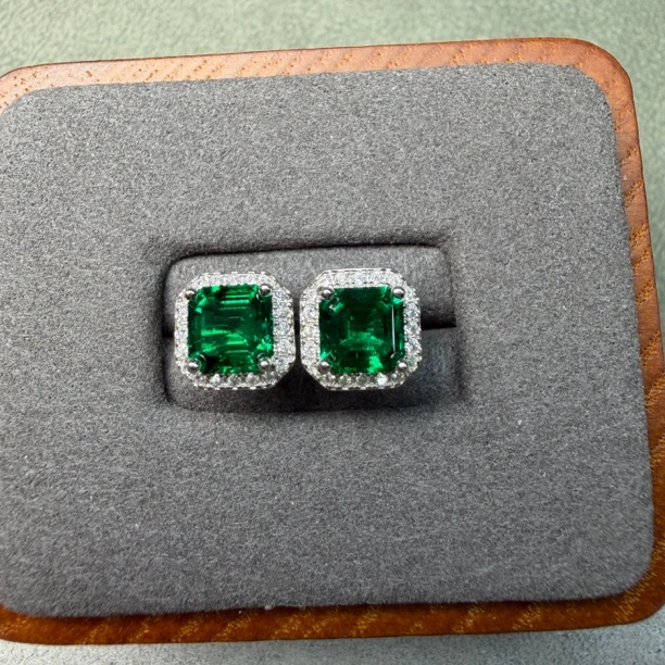 925银沃顿色祖母绿耳钉简约精致