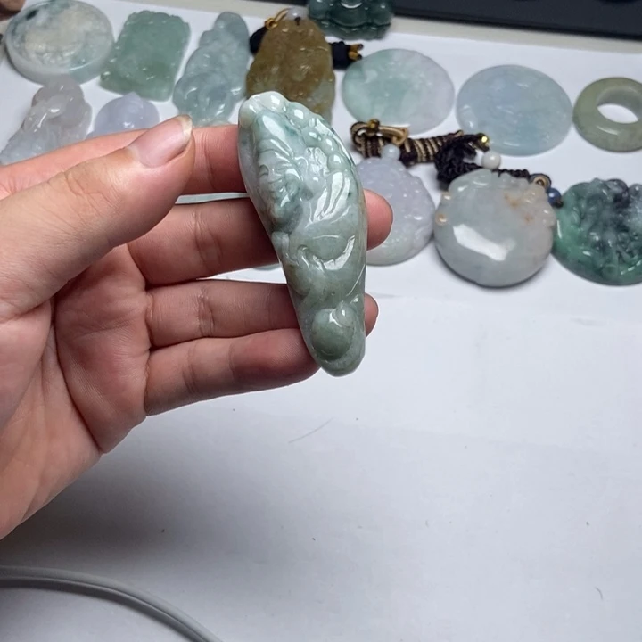 翡翠未镶嵌颈饰济公19