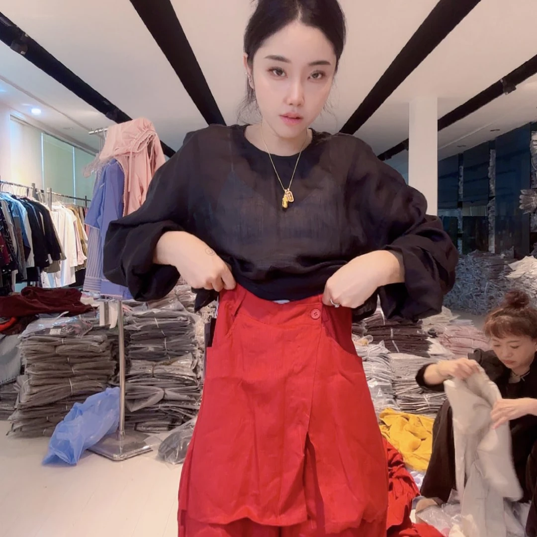 110斤红色亚麻裤子里安家