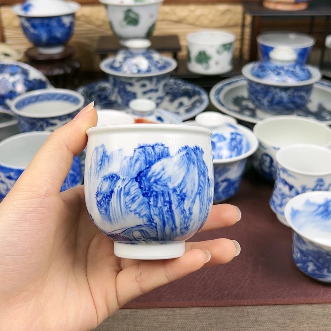 景德镇陶瓷杯。     杯