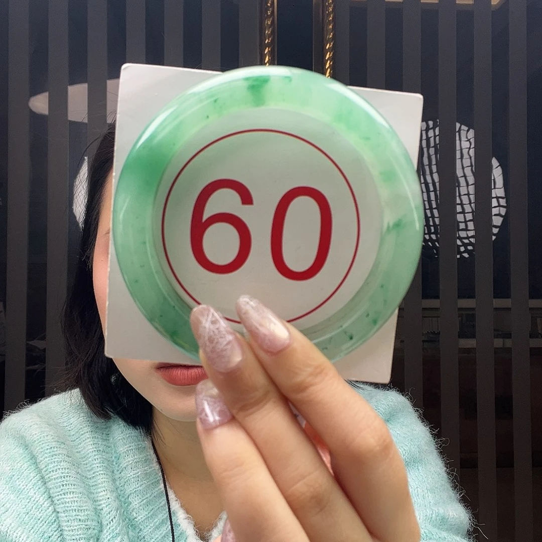 未镶嵌手镯石英质玉