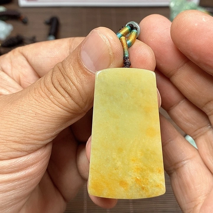 颈饰未镶嵌翡翠天然翡翠玉A货配证书