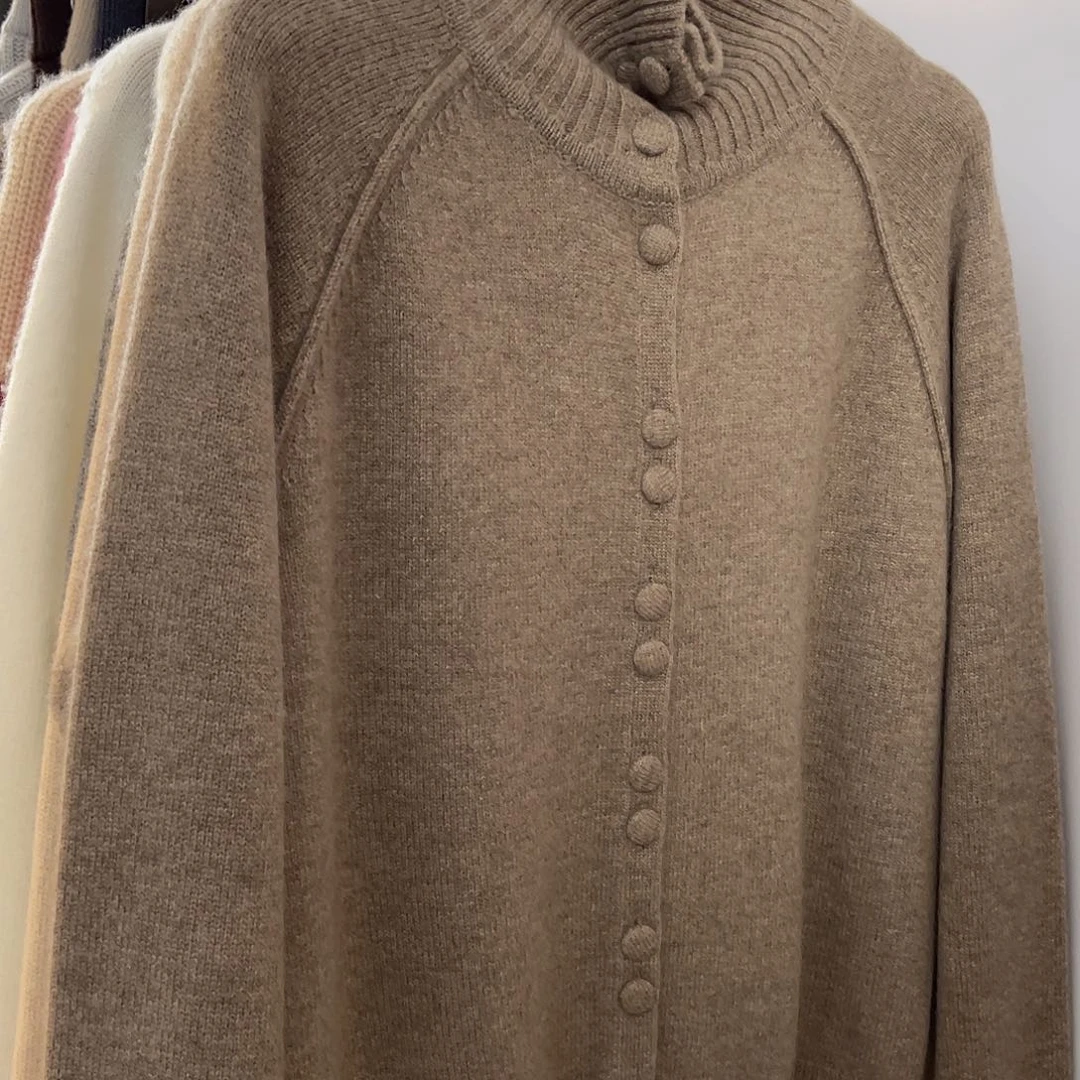 包扣 高领 羊绒 开衫