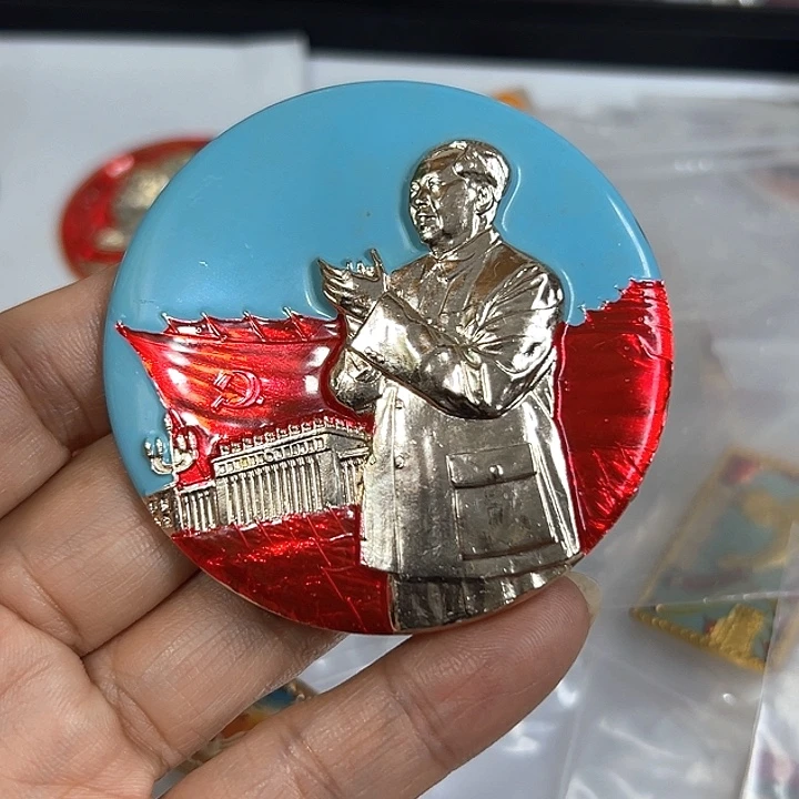 其他普通金属大*兄纪念章