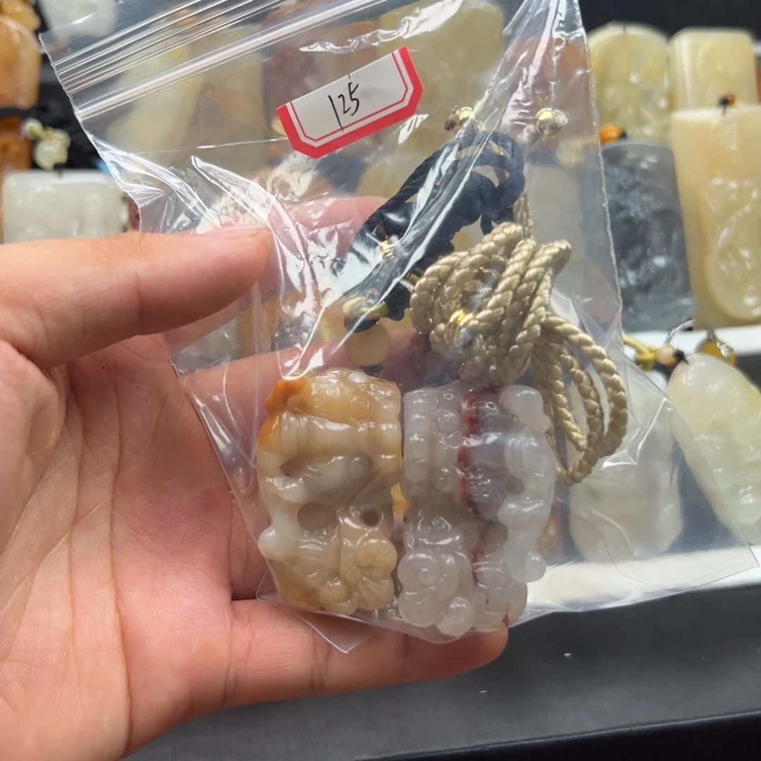 石英质玉（黄龙玉）未镶嵌多样性发货，发其一