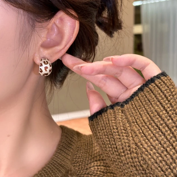 简约复古港风豹纹耳钉气质时尚百搭高级感耳饰A-185