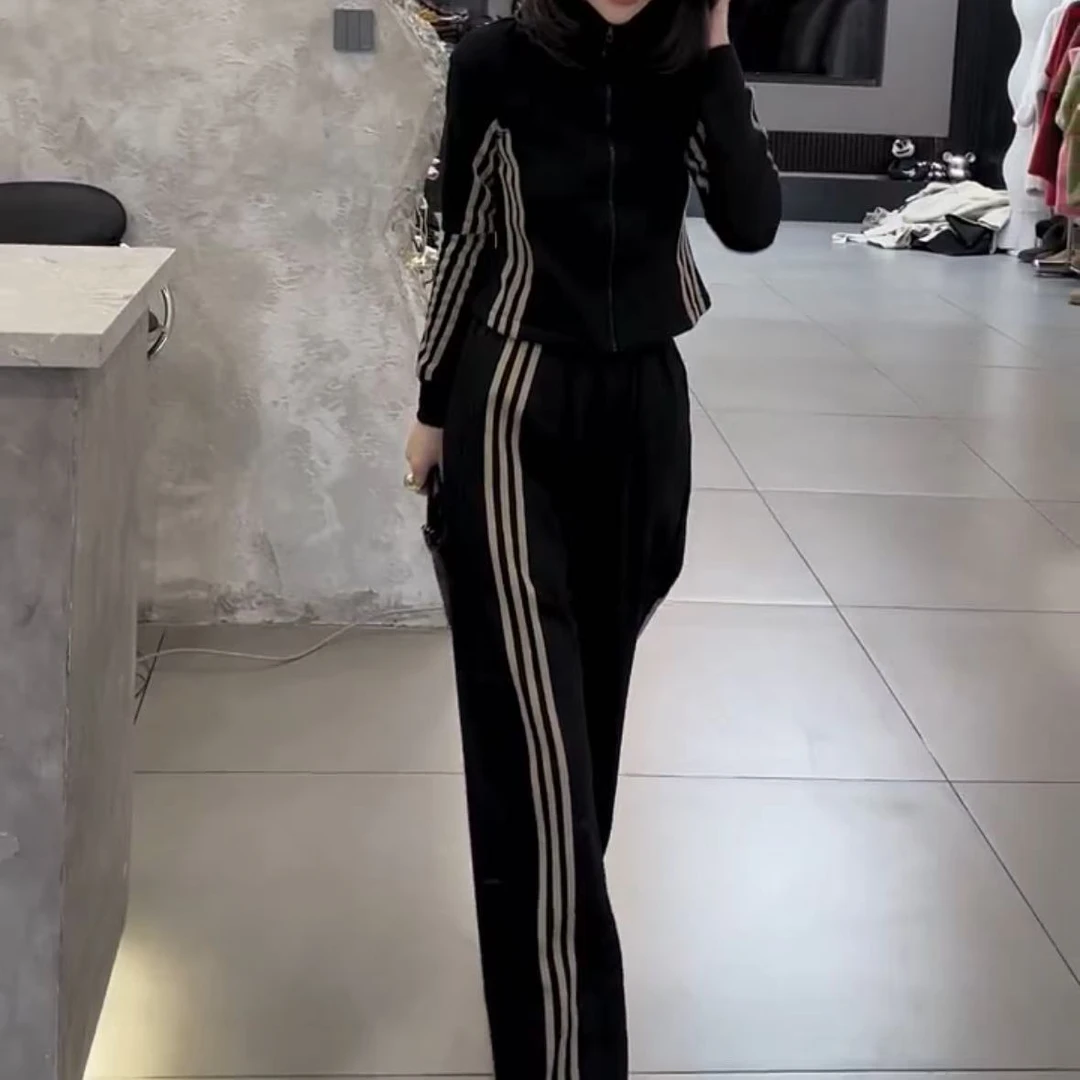 2025春季新款时尚显瘦气质女士网红洋气两件套百搭款D7050