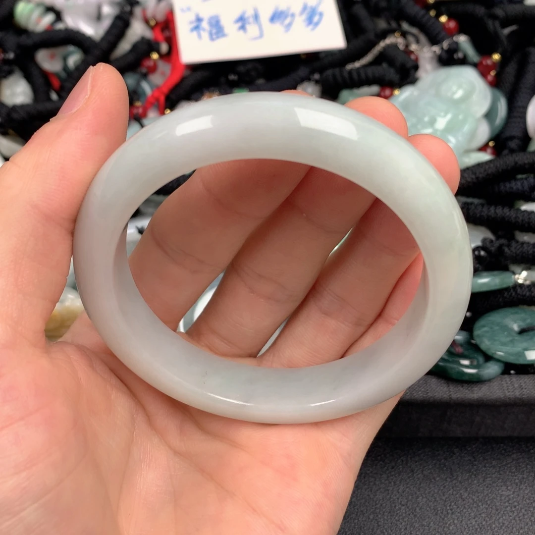 人***满未镶嵌手镯翡翠多样性发货翡翠