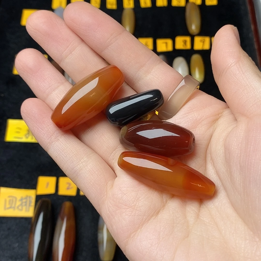 双***鱼玛瑙/玉髓未镶嵌颈饰