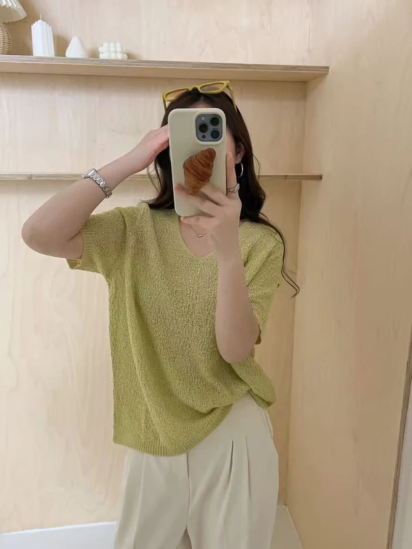 V领镂空显瘦针织上衣均码