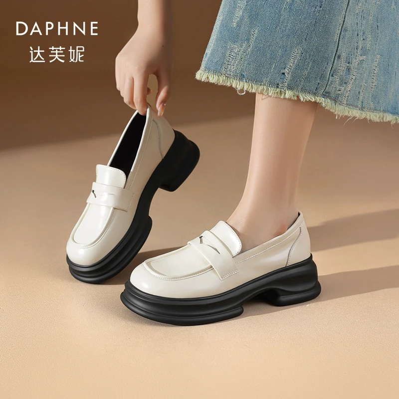 Daphne/达芙妮方头英伦风乐福鞋女春新款时尚深口单鞋粗跟小皮鞋