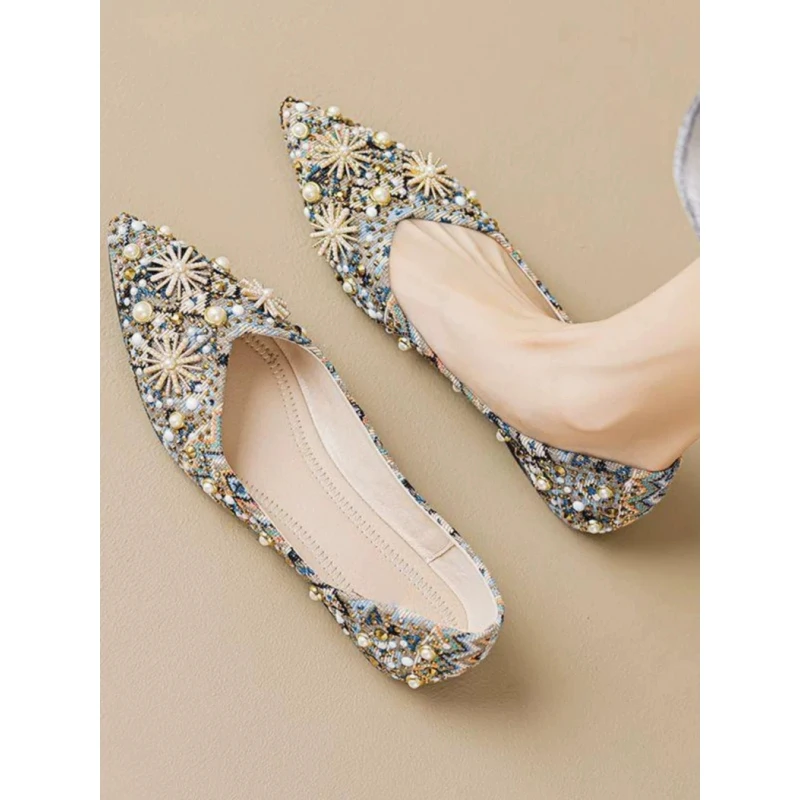 百搭尖头平底单鞋女季2025年新款民族风镶钻花瓣一脚蹬瓢鞋女夏外