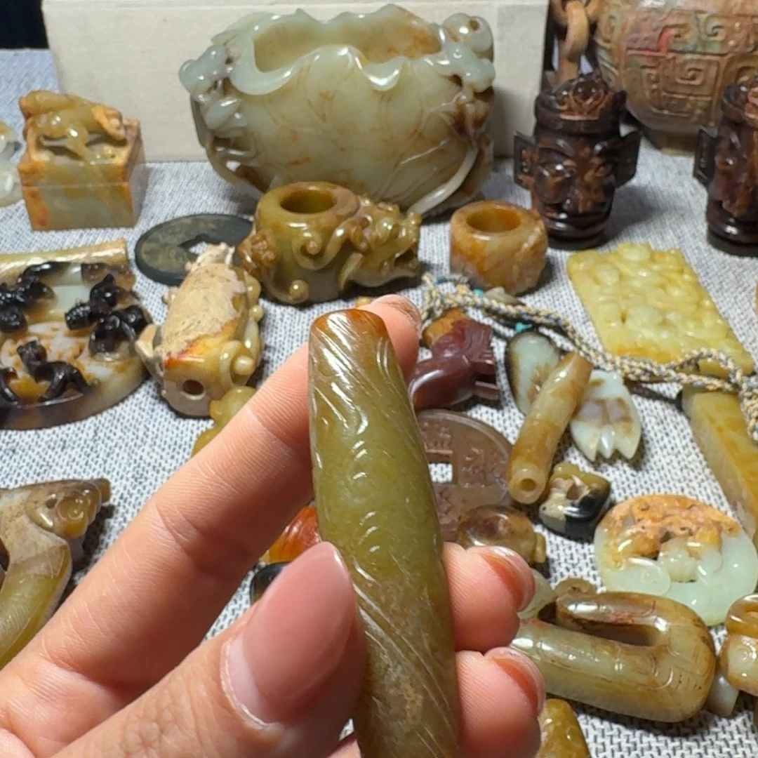 未镶嵌和田玉（糖玉）挂件