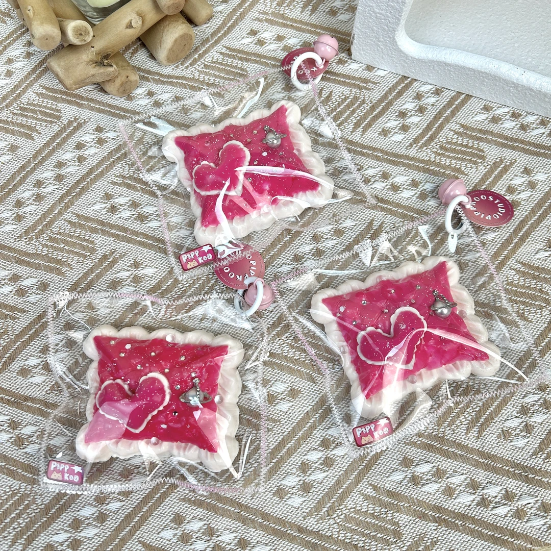 PippKoo 手工潮流玩具 梦幻爱心靠枕