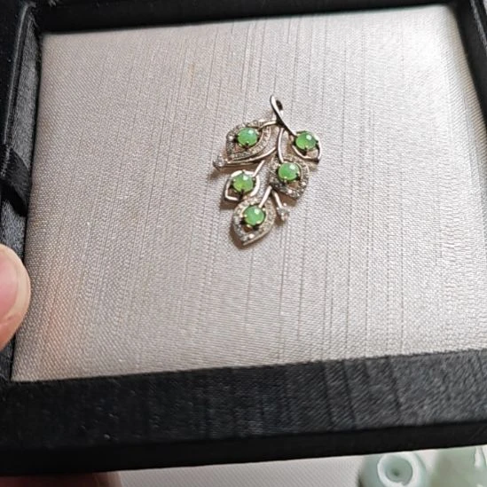 翡翠未镶嵌颈饰天然翡翠吊坠