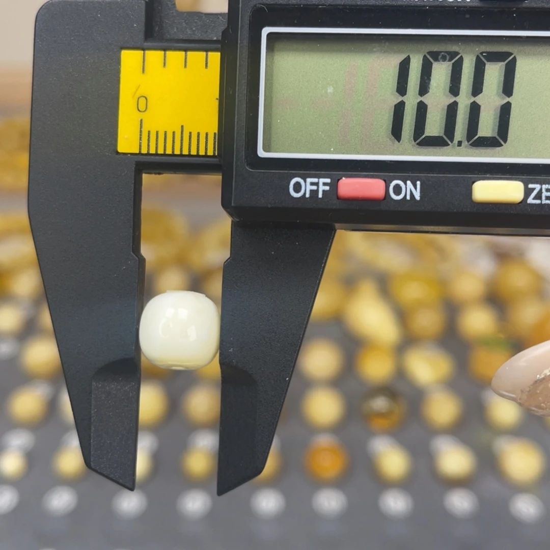 琥珀未镶嵌裸石62