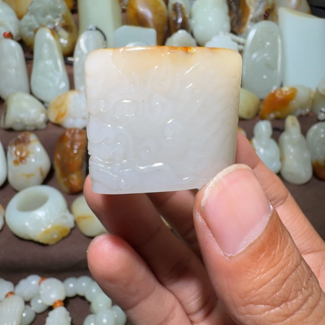 文***生和田玉未镶嵌戒指