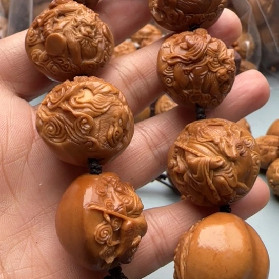 橄榄核手串凡*雕刻工艺