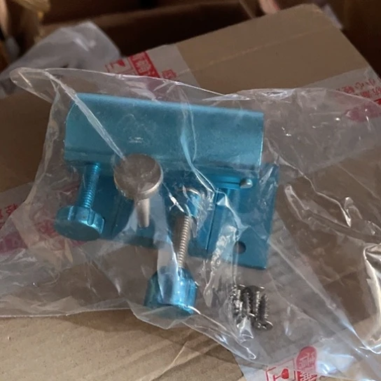 钓箱炮台架一个。